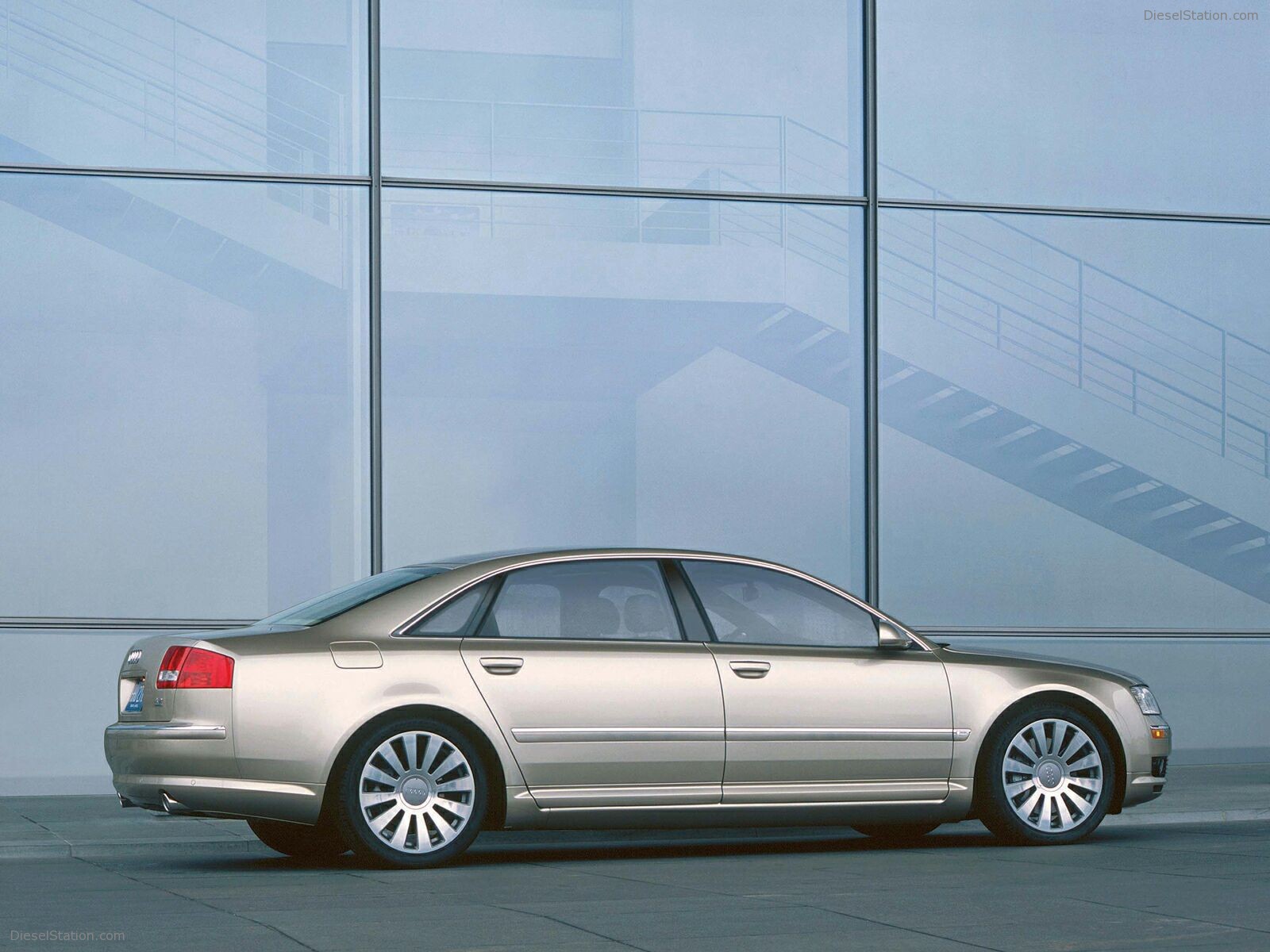 Audi A8L (2004)